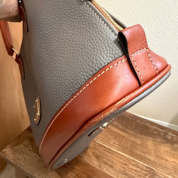 Dooney & Bourke Medium satchel - Picture 5 of 10